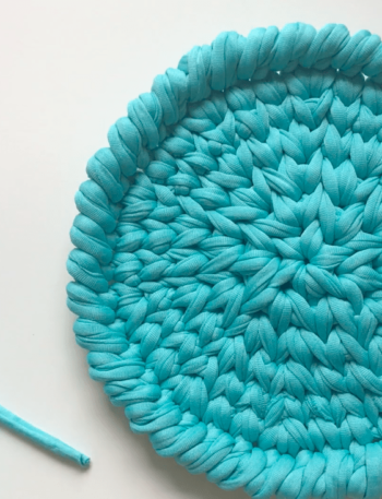 crochet-coaster-with-t-shirt-yarn