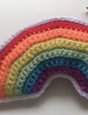 rainbow pillow amigurumi